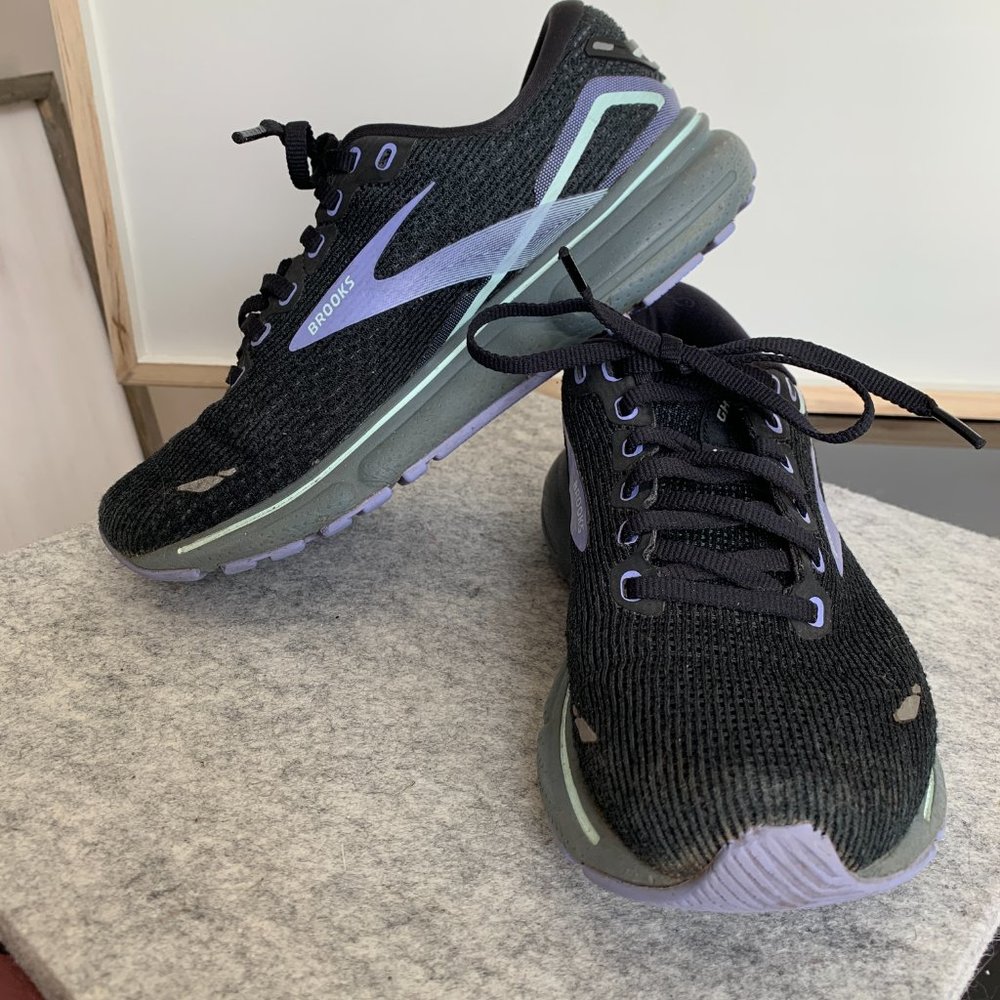 Brooks GHOST 15 Road Running Athletic Shoes, Black Jacaranda Purple Salt Blue, 7